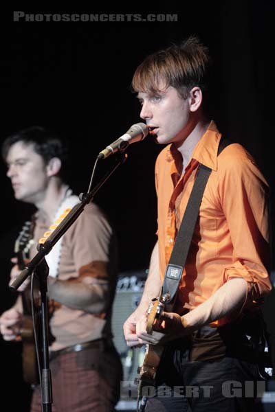 FRANZ FERDINAND - 2008-11-13 - PARIS - La Cigale - Alex Kapranos